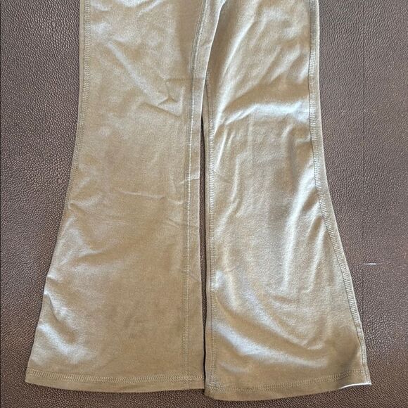 Old Navy Bundle of Black and Green High-Waist  Cross Over Flare Leggings size XS - Picture 5 of 9